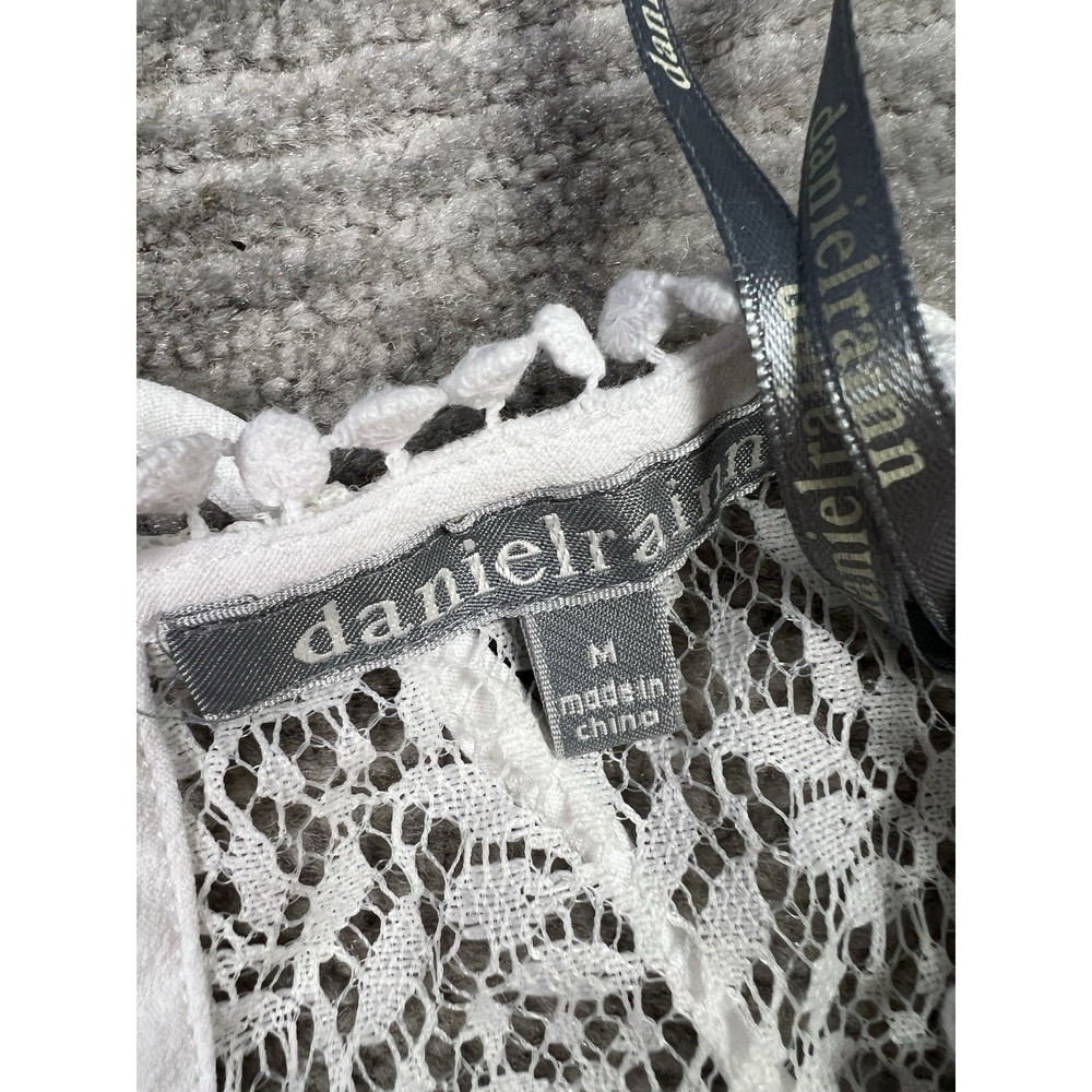 Daniel Rainn Top Womens Medium White Short Sleeve Lace Accent‎ Rayon - Picture 9 of 12